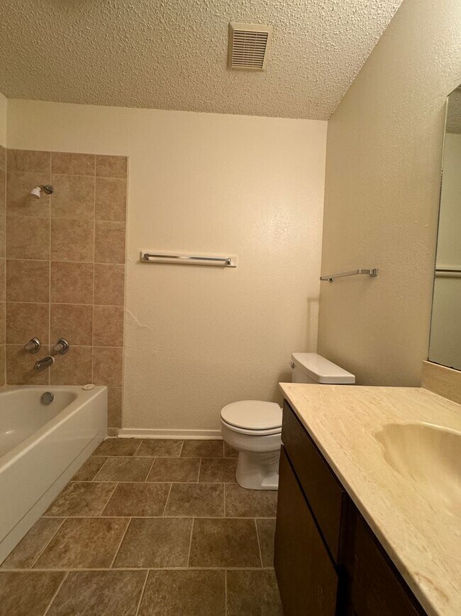 Building Photo - Duplex