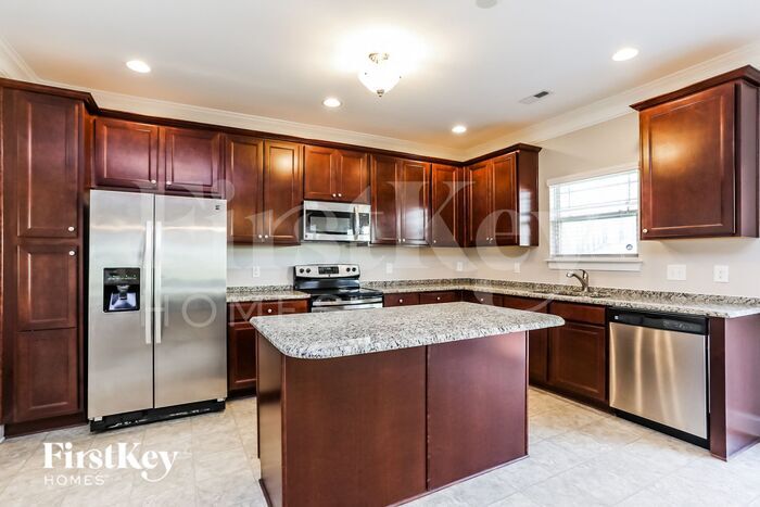 Building Photo - 2205 Wise Owl Dr