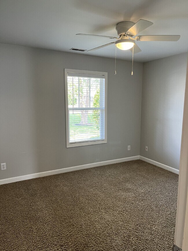 Building Photo - 5004 Pelican Ct