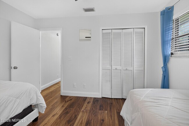 Building Photo - 374 Orchis Rd