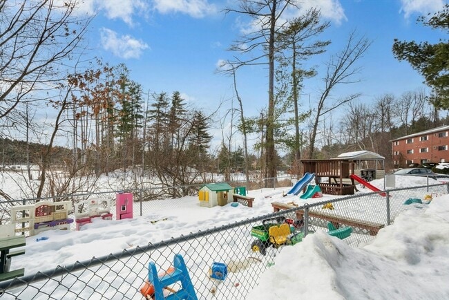 Building Photo - 318 Codman Hill Rd