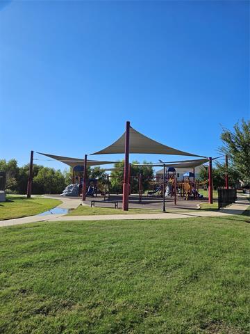Building Photo - 13713 Blue Bell Dr