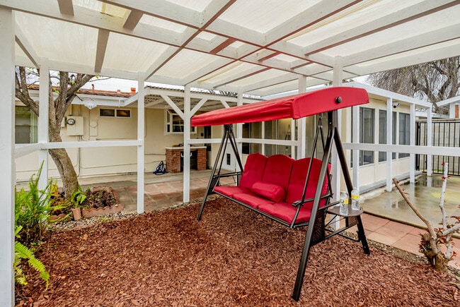 Building Photo - Furnished 3BR Glendora Home | Quiet Retreat + Parking