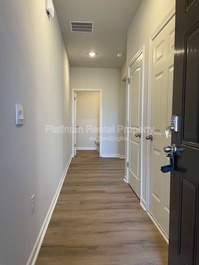 Building Photo - 56 Rustin Rdg