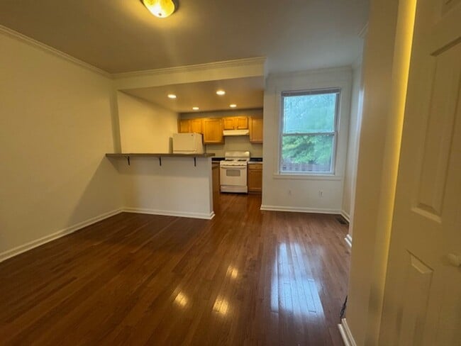 Building Photo - Available for Immediate move in; Lease wil...