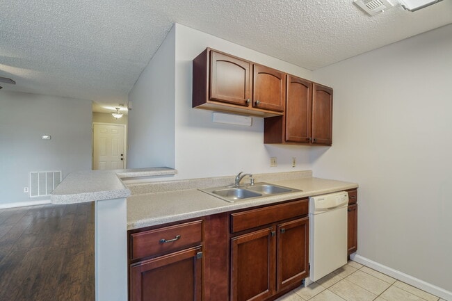 Building Photo - 9009 Fountain Brook Ln