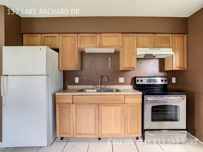 Building Photo - 137 Lake Rachard Dr