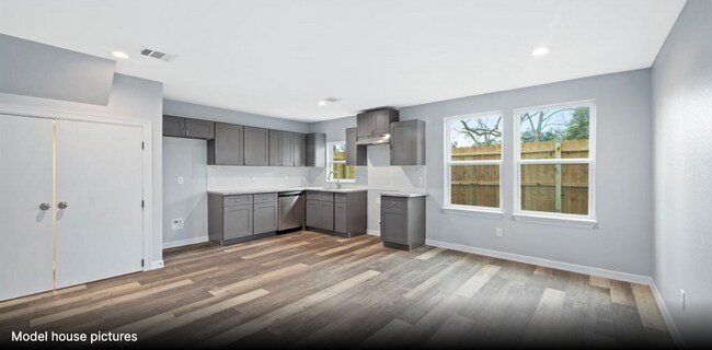 Building Photo - Your dream home awaits!