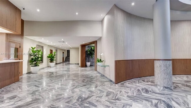 Building Photo - 5401 Collins Ave
