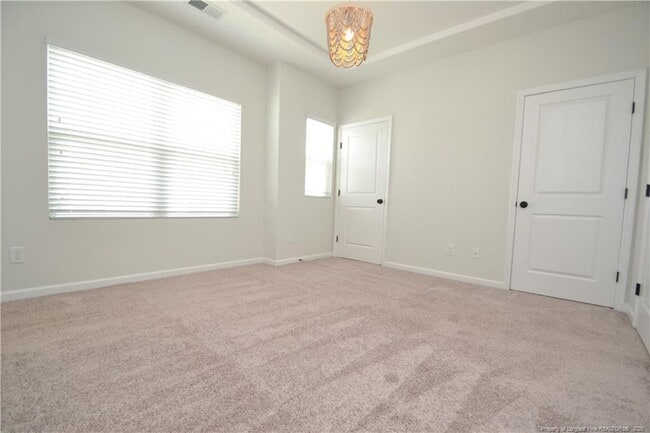 Building Photo - 1405 Luxor Dr