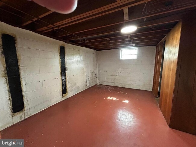 Building Photo - 525 Azalea St