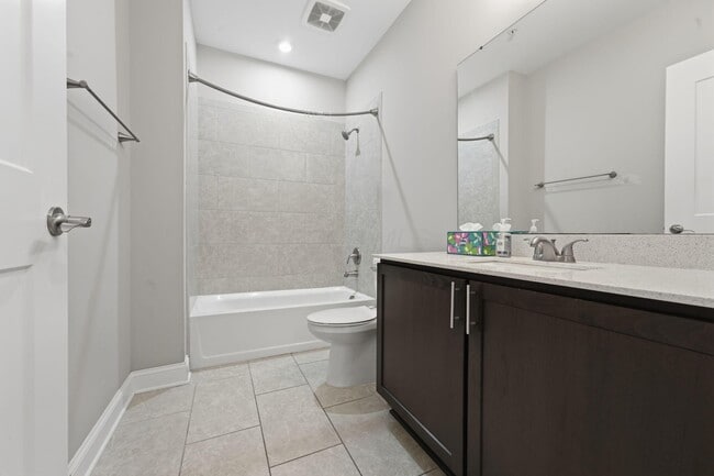 Building Photo - 5339 Highpointe Lakes Dr