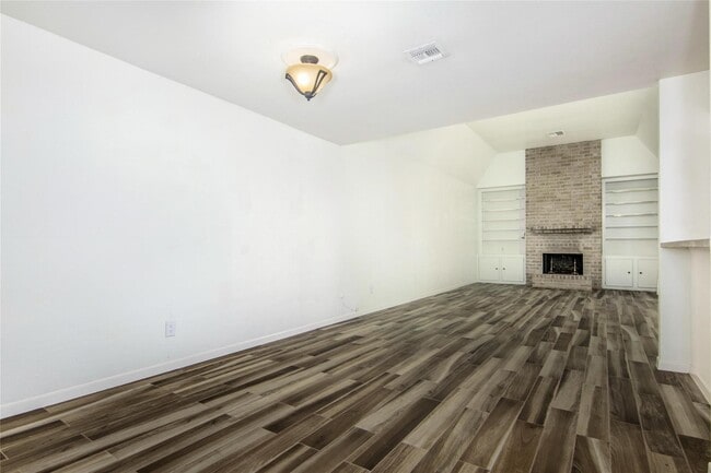 Building Photo - 4800 Palmetto St