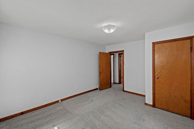 Building Photo - Gorgeous 2 bedroom home in Clairton availa...