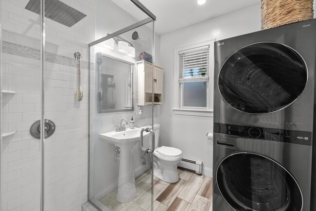 Building Photo - 465 Ashmont St