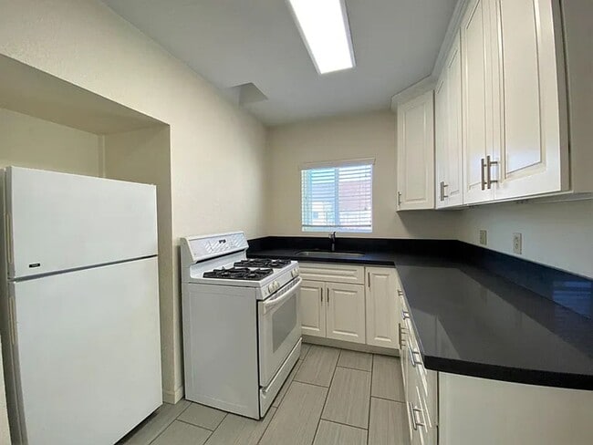 Building Photo - 1802 Meade Ave