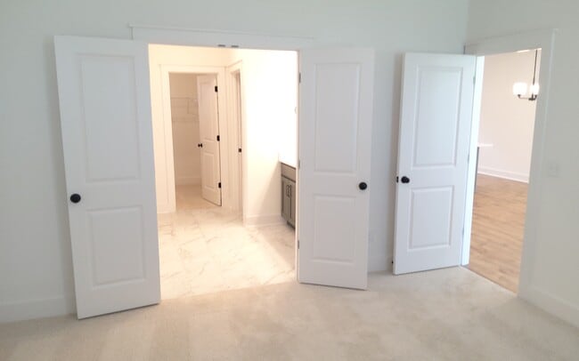 Building Photo - 649 Conifer Dr
