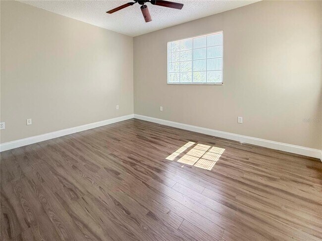 Building Photo - 5701 Bentgrass Dr