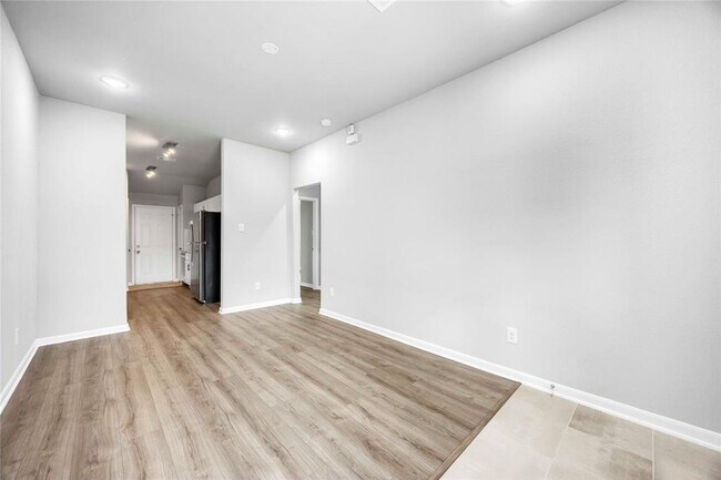 Building Photo - 8215 Lawler St