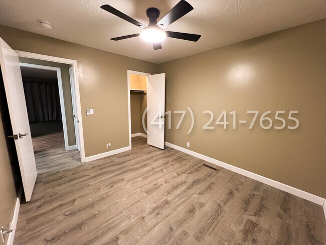 Building Photo - 3016 W Roxbury St