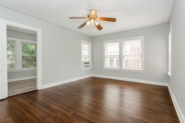 Building Photo - 5705 Ross Ave