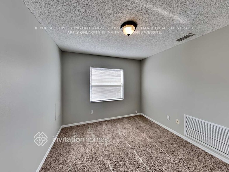 Building Photo - 13500 Mallard Crossing St