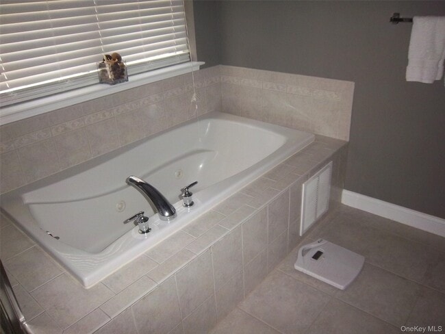 Building Photo - 36 Briarbrook Dr