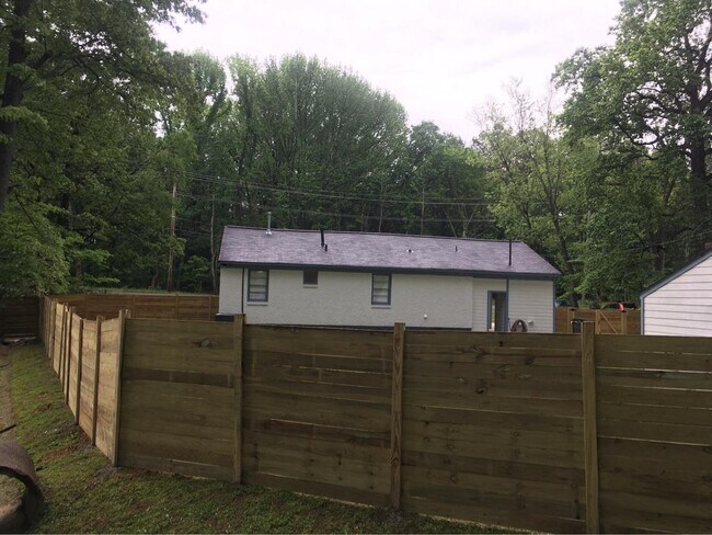 Building Photo - 1411 Whitten Rd