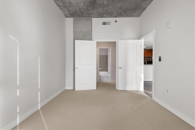 Building Photo - 250 Pharr Rd NE