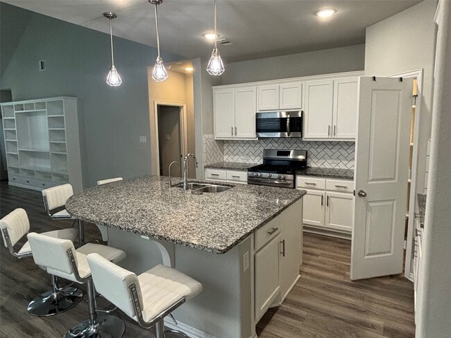 Building Photo - 3734 Bach St