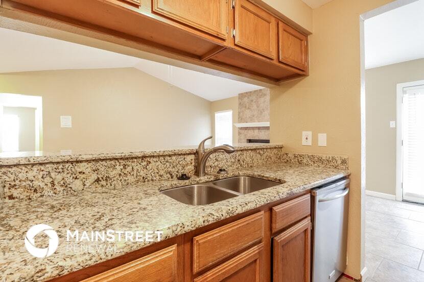Building Photo - 1704 Acorn Dr