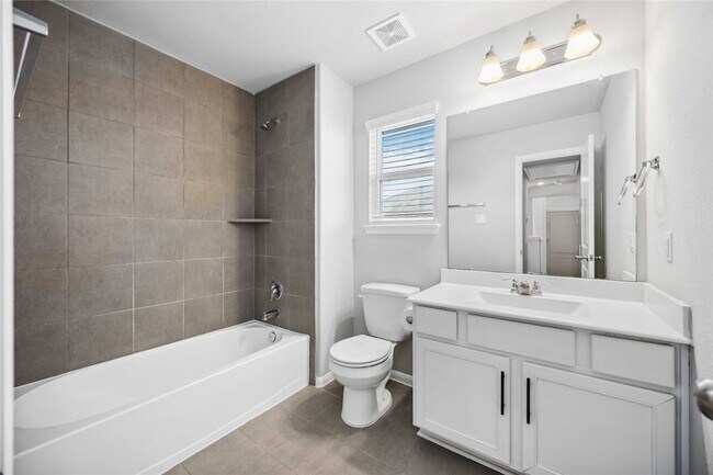 Building Photo - 5914 Prince Pl Dr