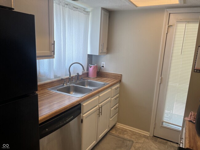 Building Photo - 2922 Eagles Crest Cir