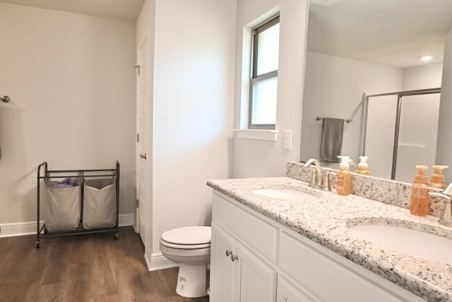 Building Photo - 326 Keswick Ln