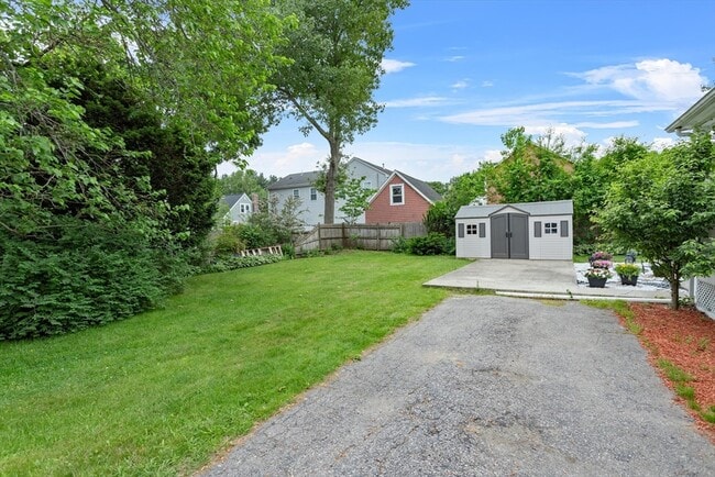 Building Photo - 39 Grandfield St