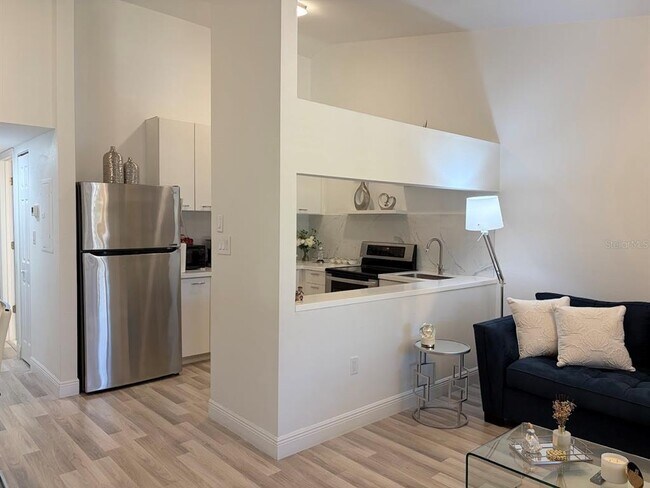 Building Photo - 2511 Hammock Ct