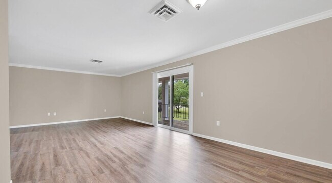 Building Photo - 1900 W Manor Ct