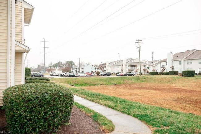 Building Photo - 613 Pylon Ct