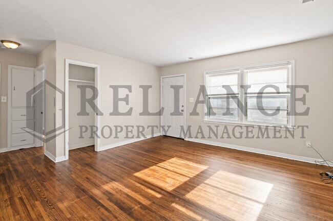 Building Photo - 4514 Vesta Dr