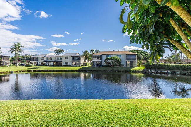 Building Photo - 8566 Casa Del Lago
