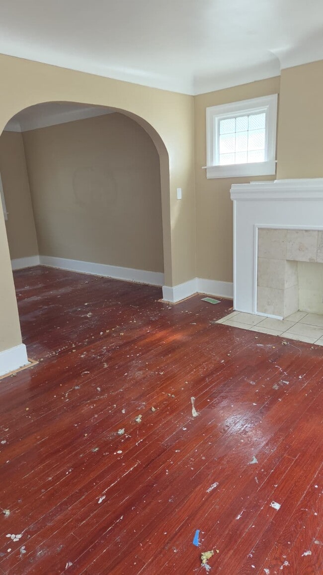 Building Photo - 9124 Manor St