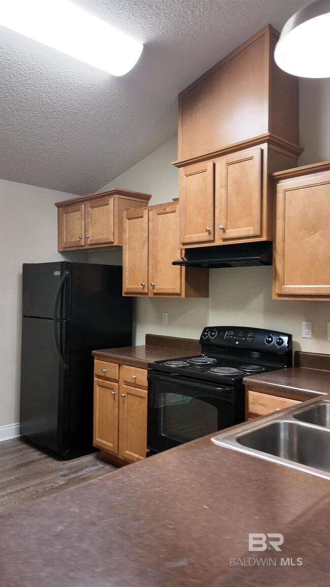 Building Photo - 8551 Southwood Ct