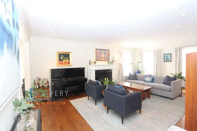 Building Photo - Sophisticated Piedmont Colonial with Enclosed Yard