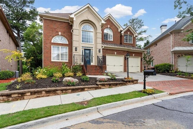 Building Photo - 350 Wembley Cir