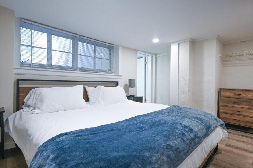 Building Photo - 840 Bobbin Mill Rd