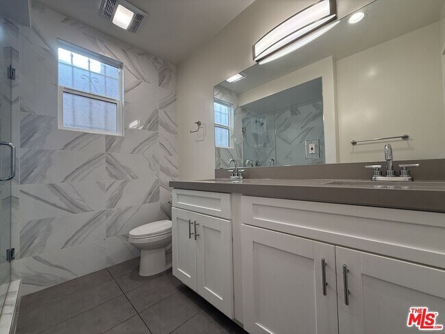 Building Photo - 1760 S Bentley Ave