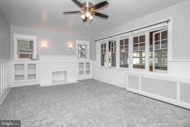 Building Photo - 20 E Merchant St