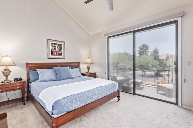 Building Photo - Charming 2-Bedroom Townhome in Scottsdale Racquet Club