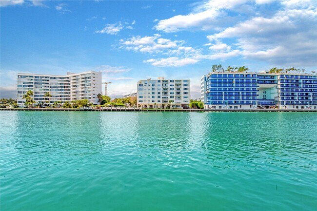 Building Photo - 9300 Bay Dr
