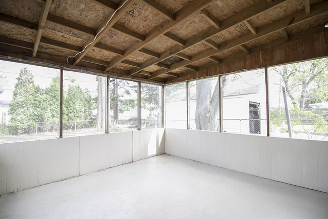 Building Photo - 1421 Pennelwood Dr